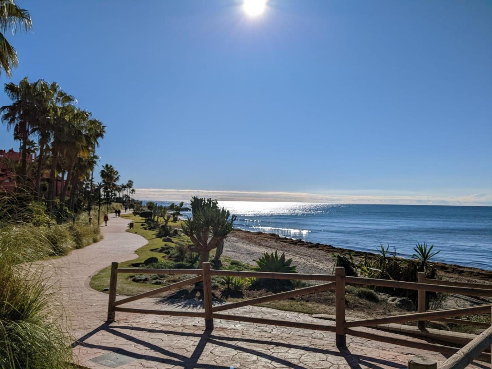 Seaside View Apartment Estepona Exterior photo